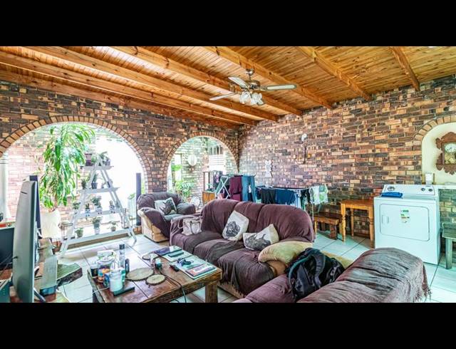 4 BEDROOM HOUSE FOR SALE IN KEMPTON PARK EXT 05